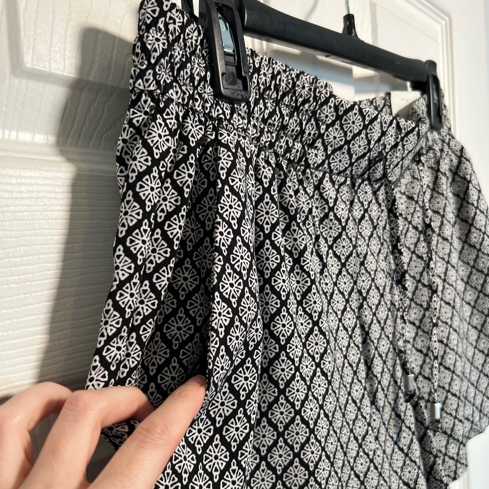 NWT Old Navy Patterned Pull-On Shorts - Picture 2 of 6